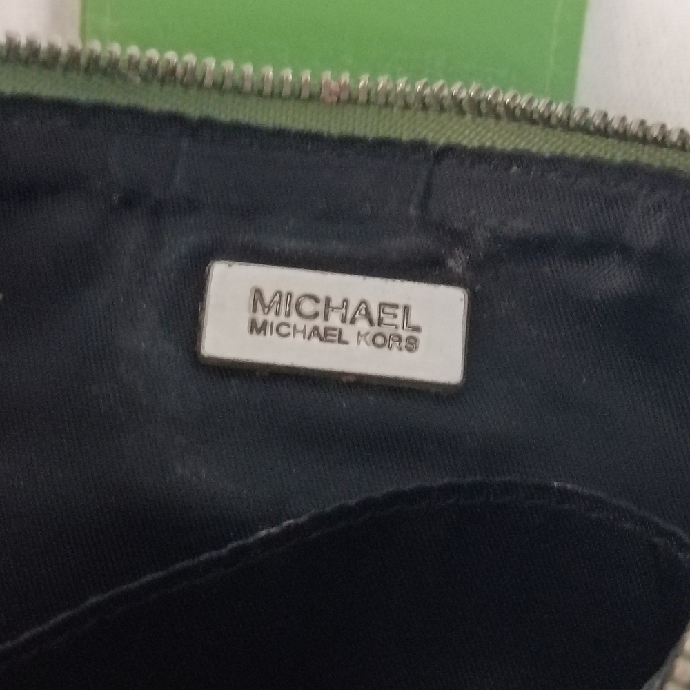 ❤️LOT 2 MICHAEL KORS Light Pink and Mela Green Clutch Wallets - Picture 8 of 12